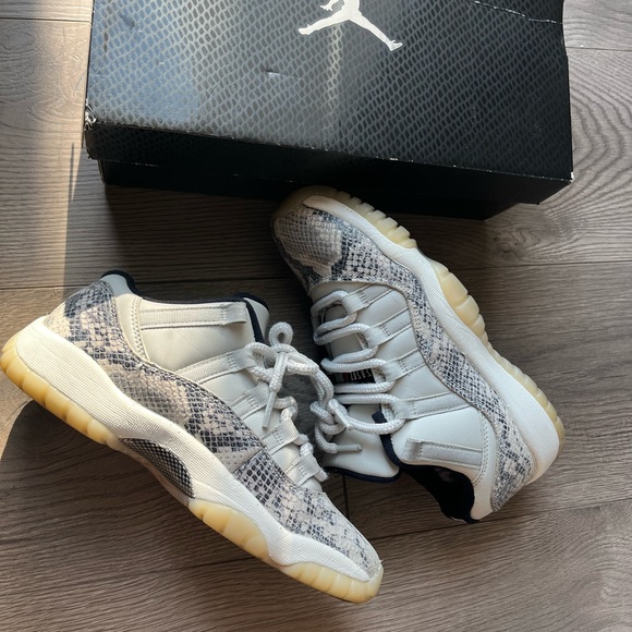 Jordan Shoes - Jordan 11 bone size 5.5Y or Womens 7 GUC with box